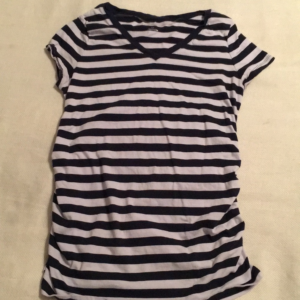 Liz Lange Maternity top size  S